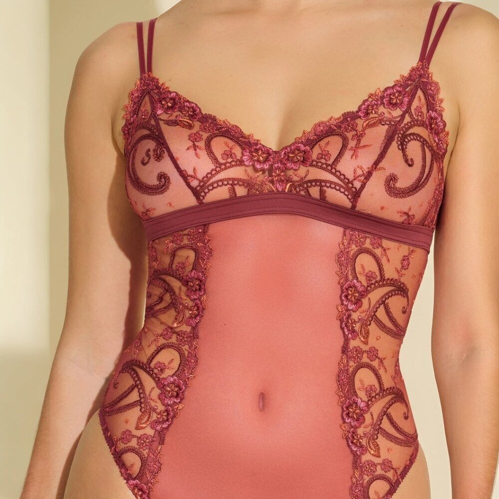 Cosabella Sanika Bodysuit Sheer Teddy Maroon Italian Lace Size Medium NEW - Picture 3 of 4